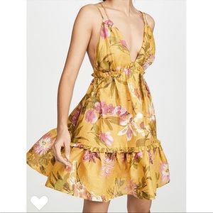 Elliatt Bahamas Size L
Linen Dress in Floral